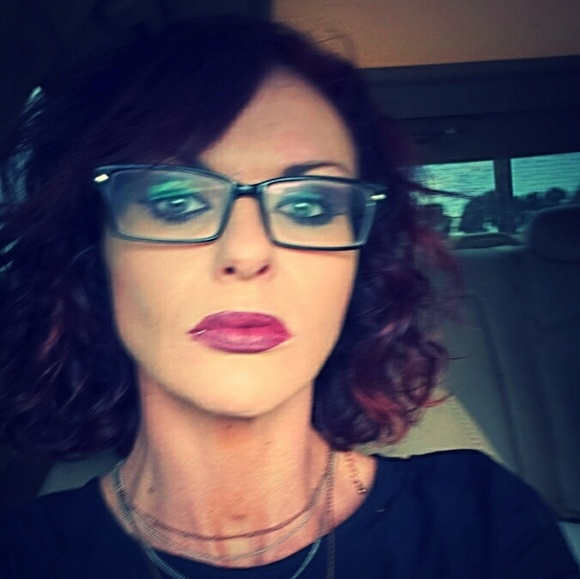 Meet your Posher, Lynette - Picture 2 of 2